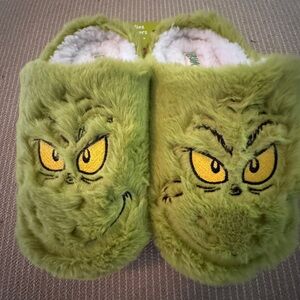 Grinch Fuzzy Green Slippers